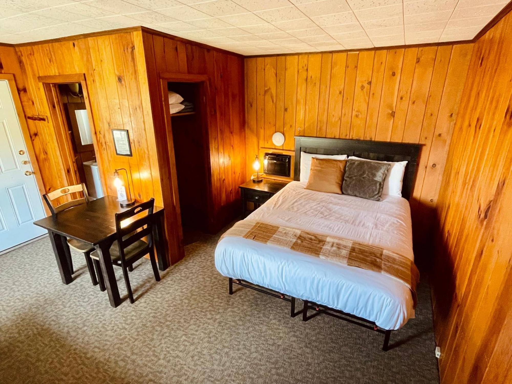 Waters Edge Lodge Lake George Exterior foto